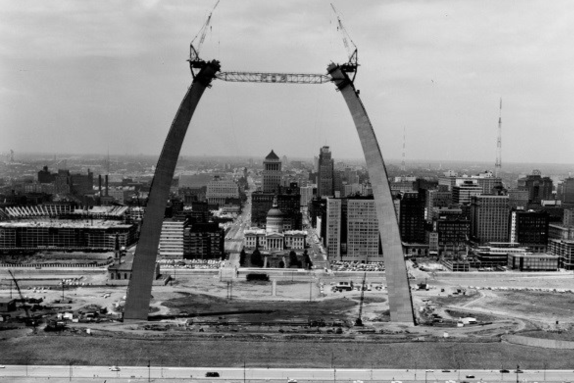 construction of the arch in st louis